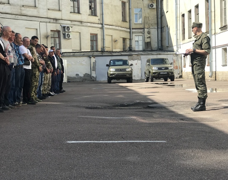 Жители Ленинградской области пополняют ряды военнослужащих в зоне СВО